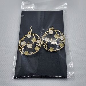 Yellow And White Flower Earrings Elegant Gold Tone with‎ Hypoallergenic Hooks